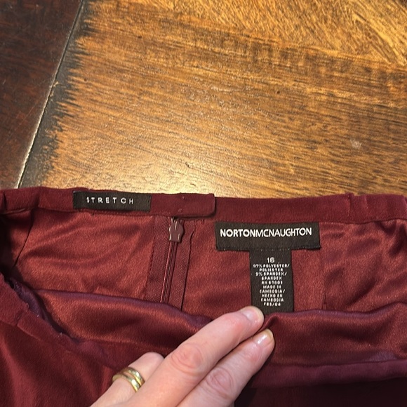 Norton McNaughton faux wrap skirt. Size 16 EUC - Picture 4 of 7
